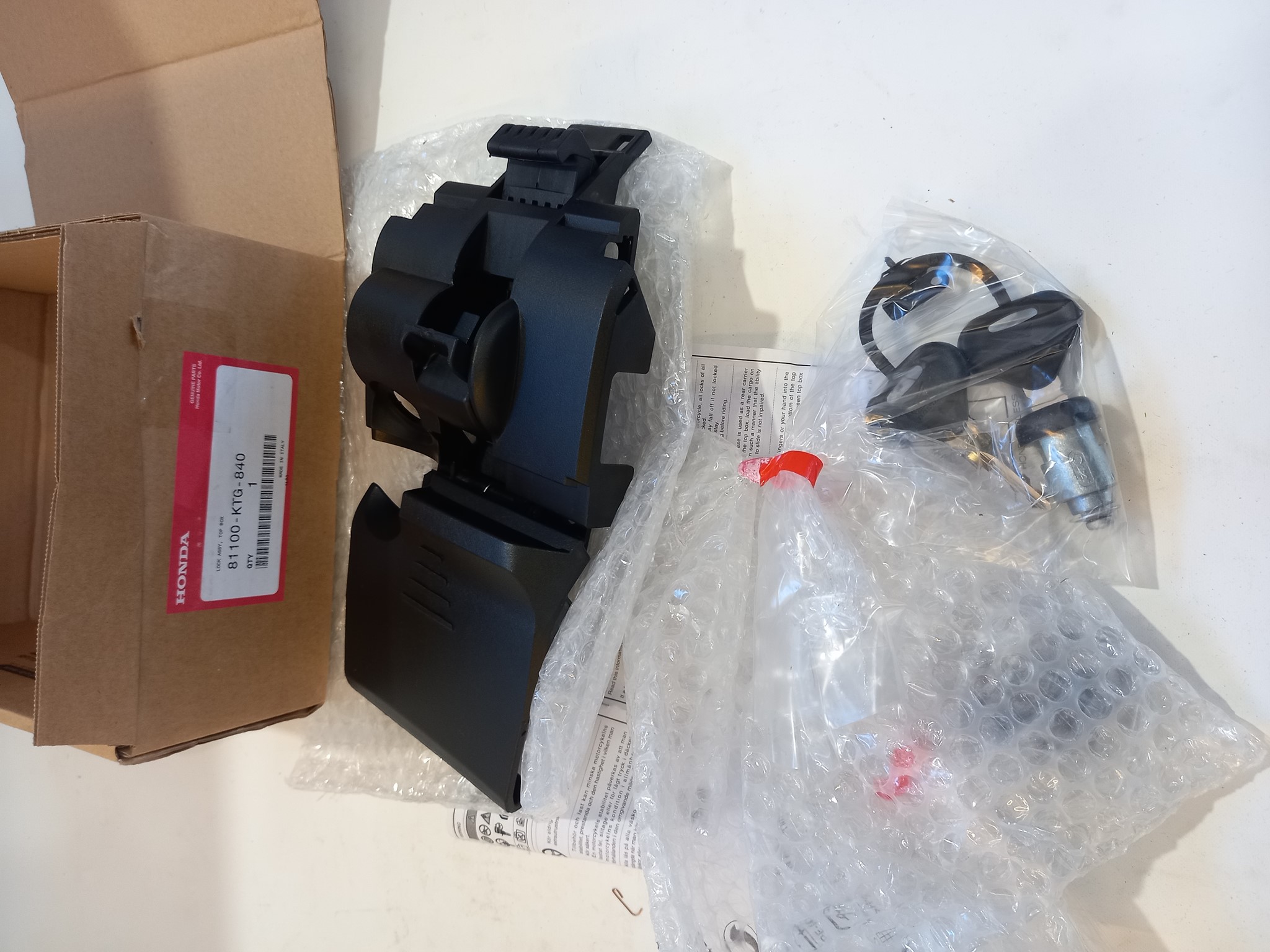 Picture of Honda  LOCK ASSY TOPBOX  81100-KTG-840